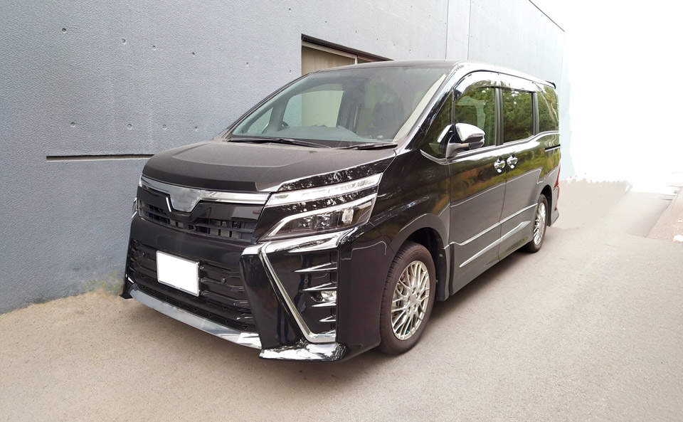 仙台市の花さいだんの安置施設に搬送する車の写真