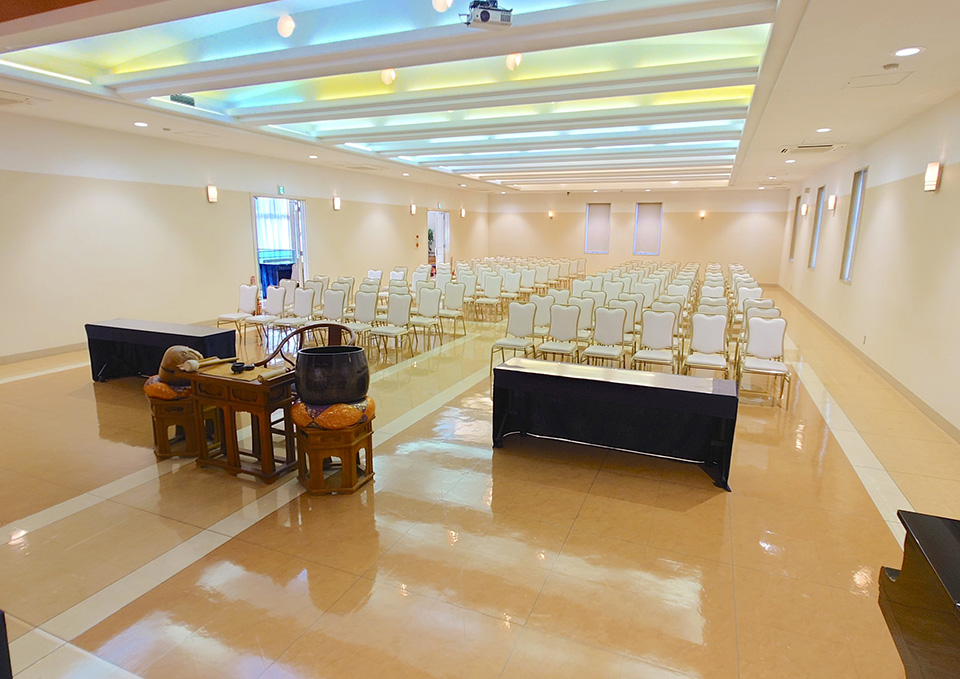 仙台市のご葬儀の斎場 花さいだん台原の大ホール