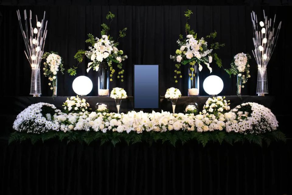 仙台市の花さいだんが提供する一般葬の祭壇の写真