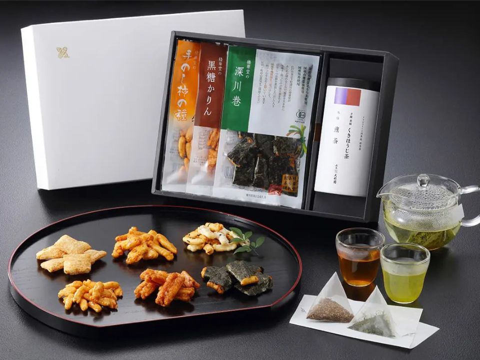 仙台市の花さいだんが提供しているお茶とお菓子の返礼品セットの画像