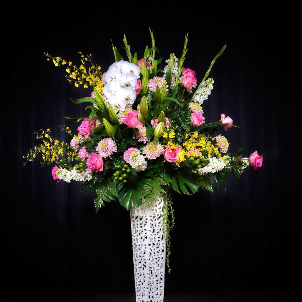 仙台市の花さいだんが提供しているモダンアレンジメントの写真